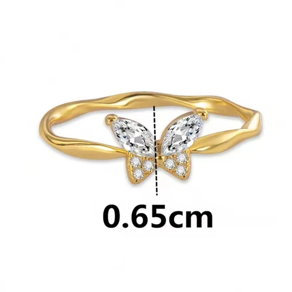Gold Butterfly Ring ✨ Adjustable Crystal Design - Picture 4 of 4